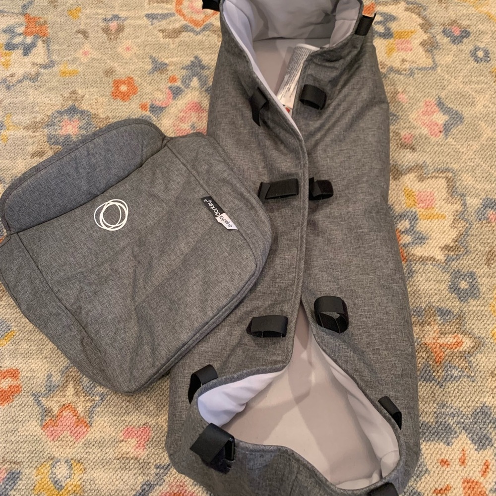Bugaboo Donkey 3- bassinet and apron fabric. Grey mélange. EUC(used 2x).